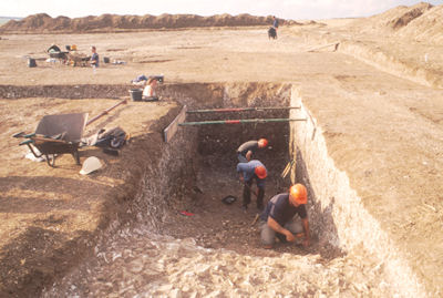 Cottam A: Excavating the quarry hole (5099/5114)