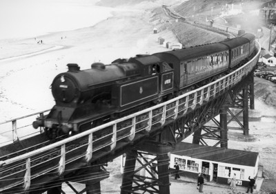 Locomotive train, Sandsend viaduct (1950s) (© Whitby Museum)