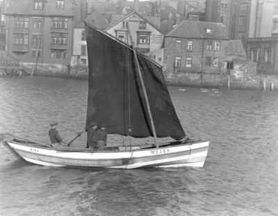 Whitby sailing coble (Lily WY185) (© Whitby Museum)