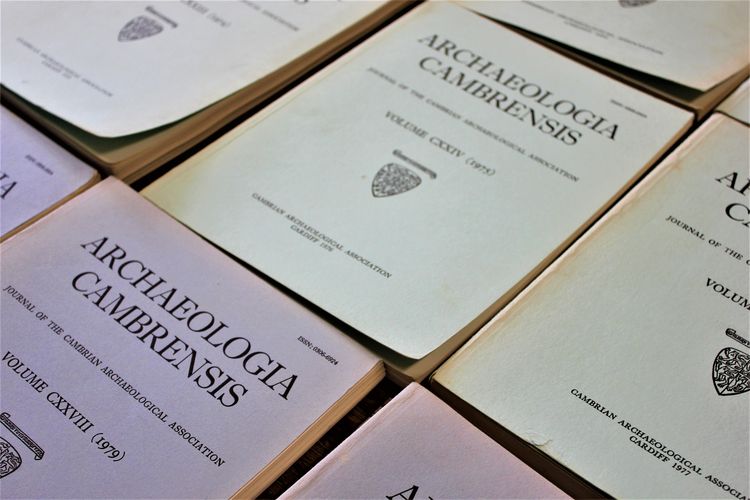 Covers of Archaeologia Cambresis volumes