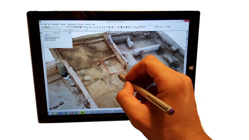 3D models of Building 131 displayed in the 3D GIS. The system is visualized using a tablet PC Microsoft Surface 3