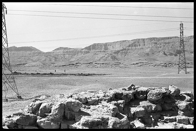 A black and white photo of Low and high desert to the SW of the pyramid of Nubt at Naqada