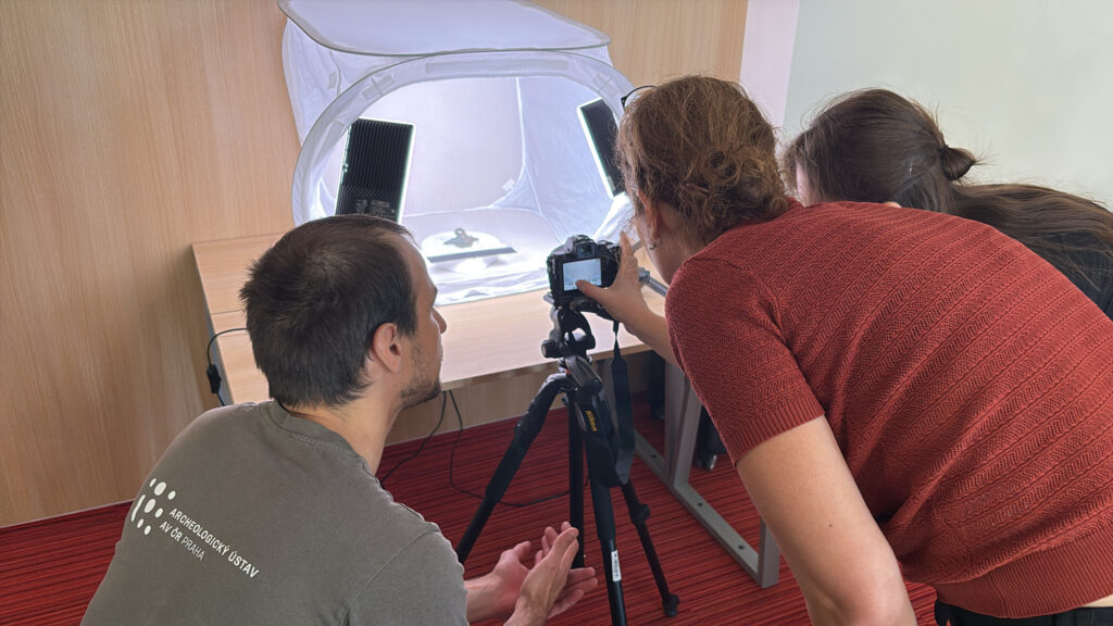 Participants looking at image capturing technology 