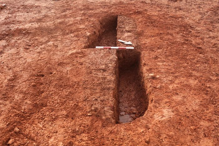 Thumbnail of RAMM 18 03: Possible Grave Pit 624 looking SW