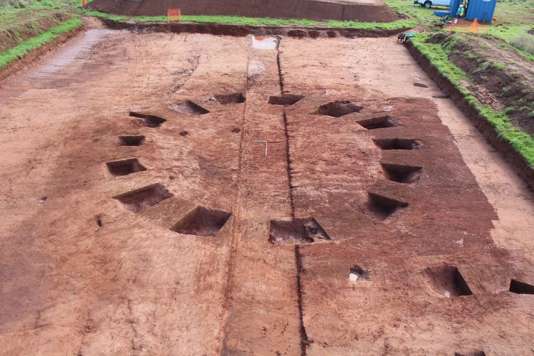 Thumbnail of NE facing shot of ring ditch