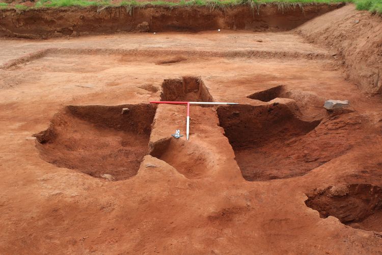 Thumbnail of N facing shot of large circular feature 47049