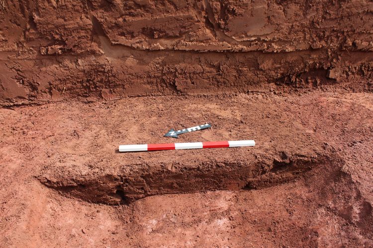 Thumbnail of SE facing shot of suboval pit 3805