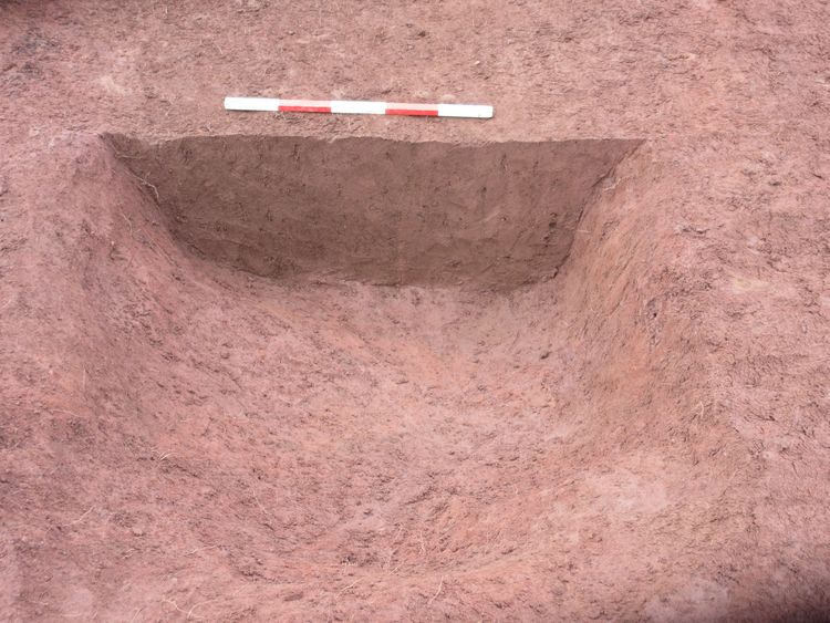 Thumbnail of S facing shot of pit 46076
