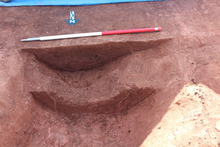 Thumbnail of S facing shot of pit 46089
