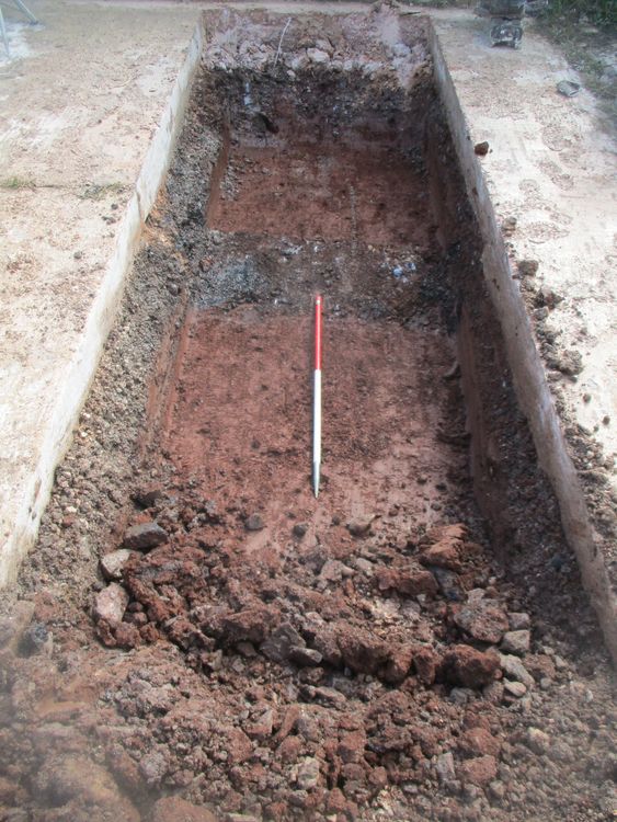 Thumbnail of SID18 trench 9 showing service cut 902 looking South-West