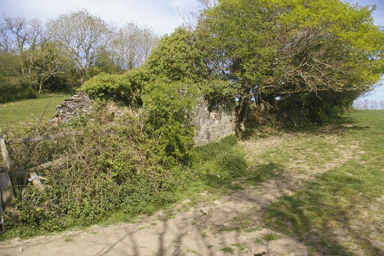 Thumbnail of A shot of Field 01 with stone-built structure; looking north-north-east (no scale).