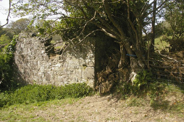 Thumbnail of A shot of Field 01 with stone-built structure; looking west-north-west (no scale).