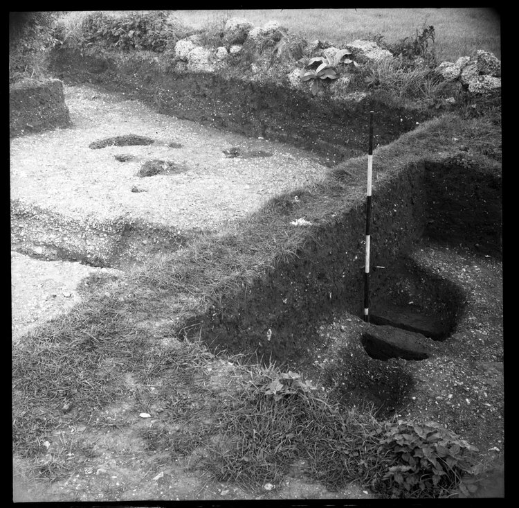 Thumbnail of 15-5 View looking NW of PC I and PCIII with scale