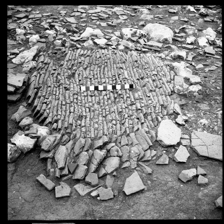 Thumbnail of 22-1 Close up view of hearth or oven feature in Grange.jpg