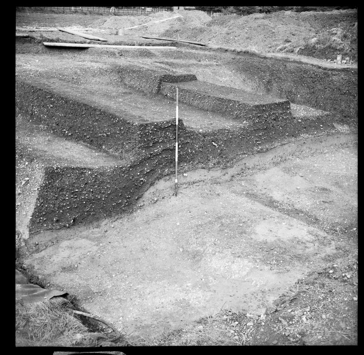 Thumbnail of 25-3 Longitudinal section in Great Ditch II with scale