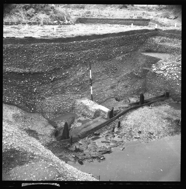 Thumbnail of 27-2 View looking N of Beam A and N section of Great Ditch I with scale - 3