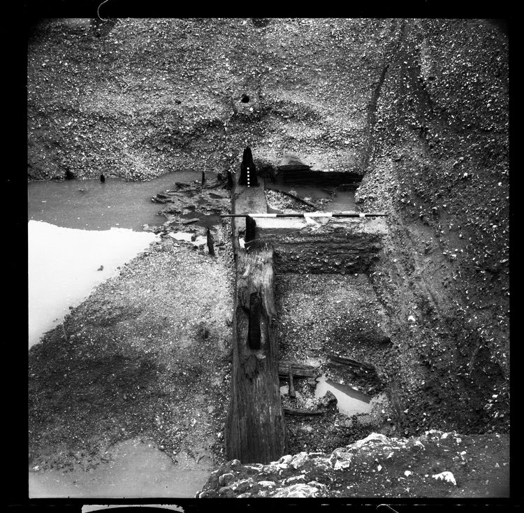 Thumbnail of 29-1 View looking W of Beam A in Great Ditch I with scale - 2