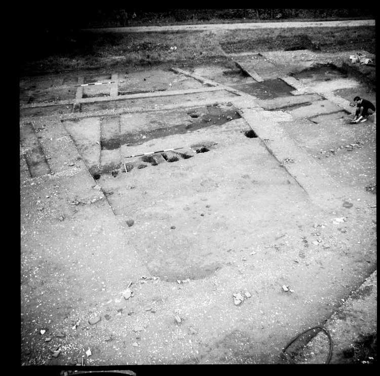 Thumbnail of 33-1 View looking E of IDX during excavation with scales