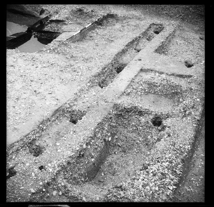 Thumbnail of 55-1 View W of beamslot C and sectioned pits in GD II