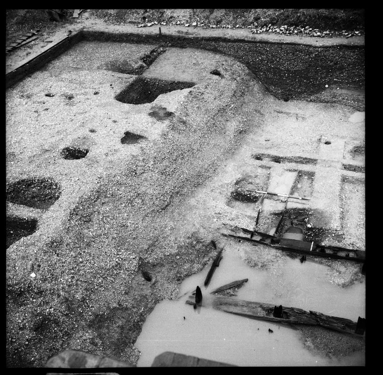 Thumbnail of 62-3 View looking NW of GD II fully excavated with scale, including NW Complex