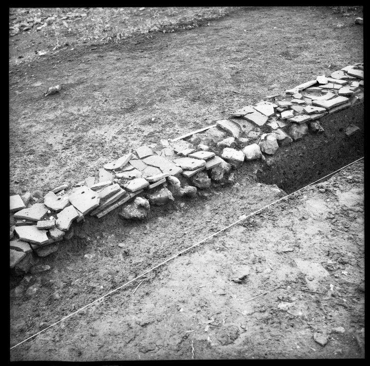 Thumbnail of 65-11 View of wall in PMF Grange S with scale