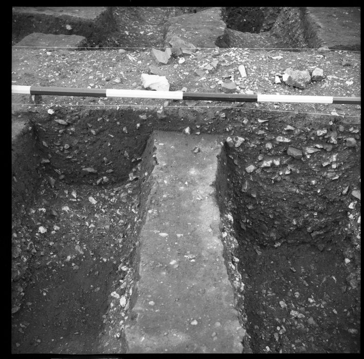 Thumbnail of 67-8 Close up of section of foundation trench in IDX with scale