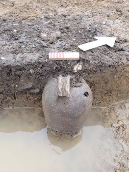 Pit 200539 with Medieval jug in situ. Copyright HS2 Ltd.