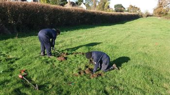 Working shot of archaeologists digging response sites. Copyright: HS2