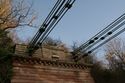 Thumbnail of English pylon feature X4. Cornice, chains, and 1903 cable with strengthening clamps. Report plates 11 & 89.
